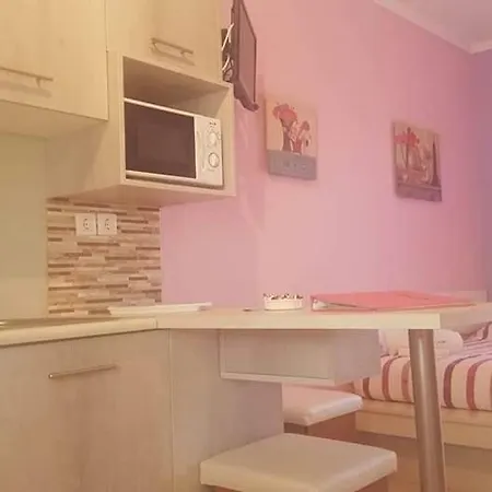 Apartament Irida Sarti